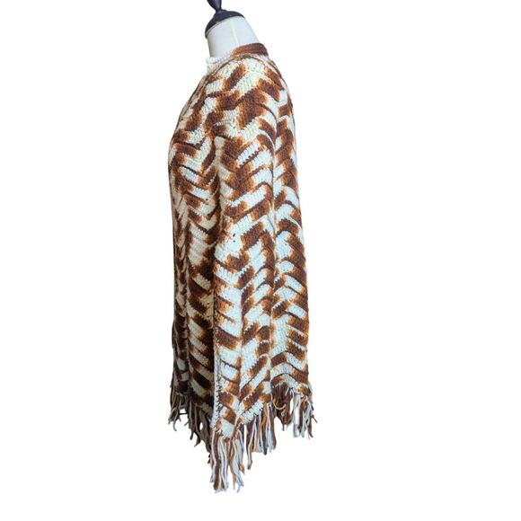 Vintage Handmade Women's M/L Chevron Pattern Button Front Poncho with Fringe - Picture 7 of 8